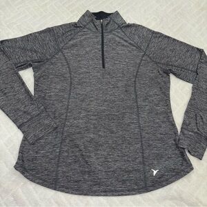 ☮️ Gray Quarter-Zip Athletic Top